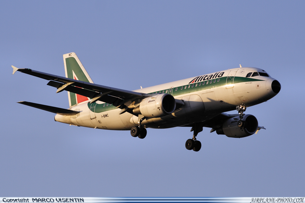 Photo Alitalia Airbus A319-112