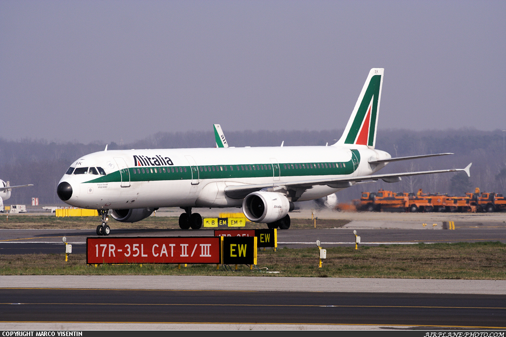 Photo Alitalia Airbus A321-112