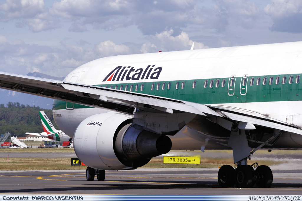 Photo Alitalia Boeing 767-33A/ER