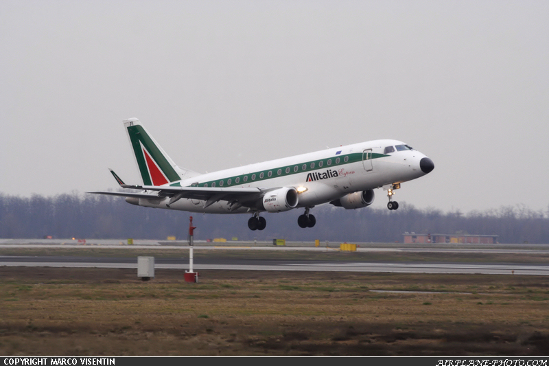 Photo Alitalia Express Embraer 170