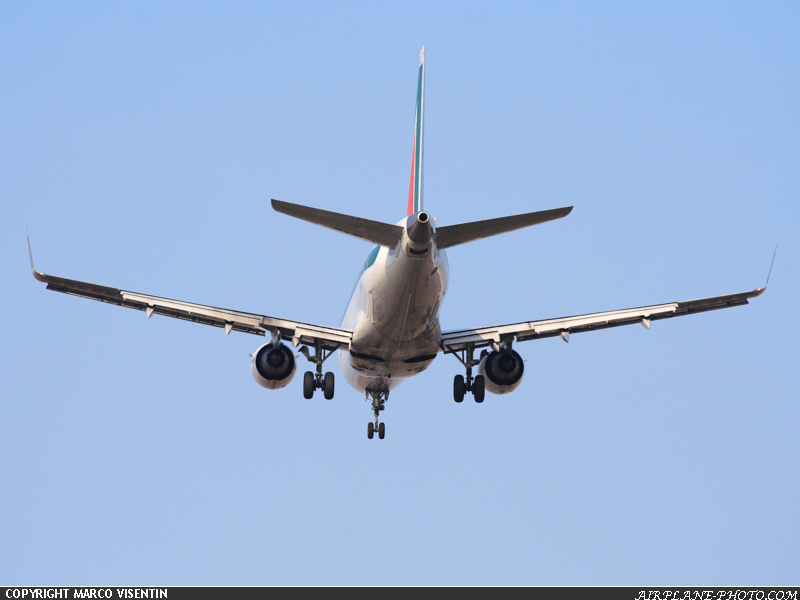 Photo Alitalia Express Embraer 170