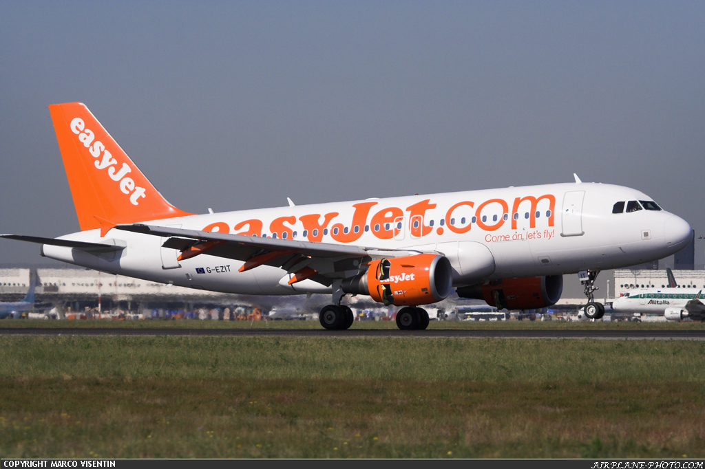 Photo EasyJet Airline Airbus A319-111