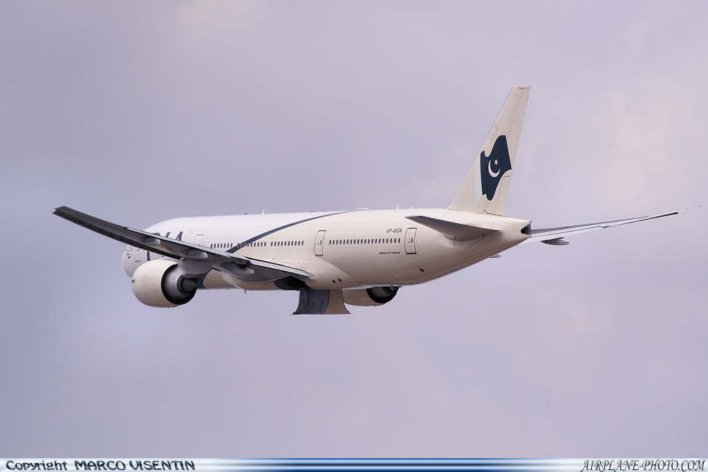 Photo Pakistan International Airlines - PIA Boeing 777-240/ER