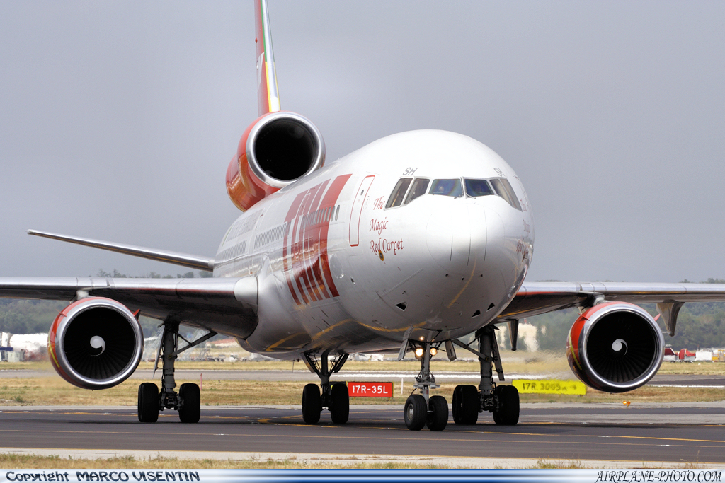 Photo TAM McDonnell Douglas MD-11