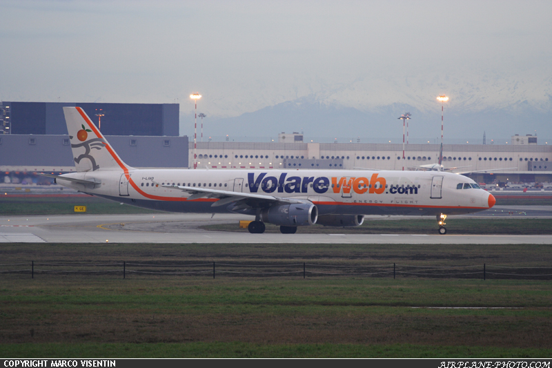 Photo Volareweb Airbus A321-231