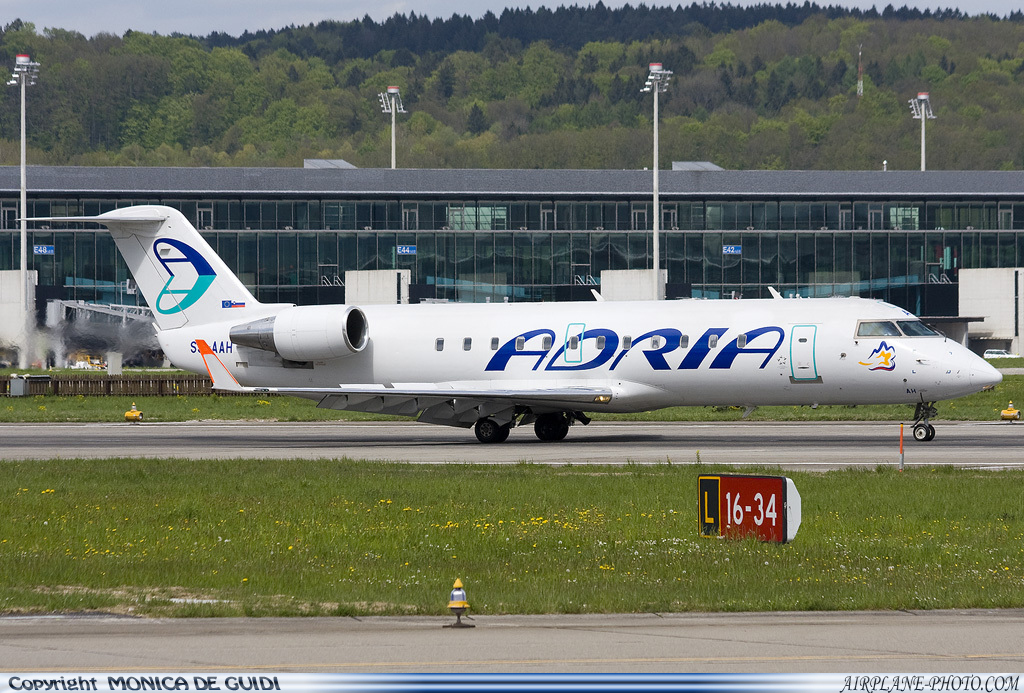 Photo Adria Airways Canadair CL-600-2B19 Regional Jet CRJ-100LR