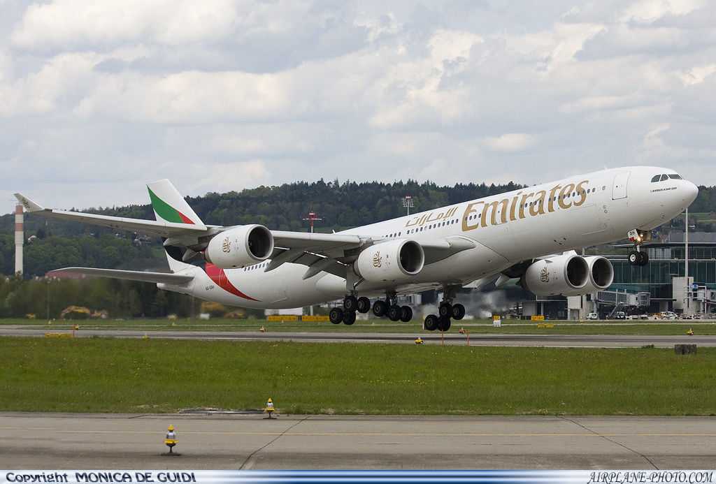 Photo Emirates Airbus A340-541